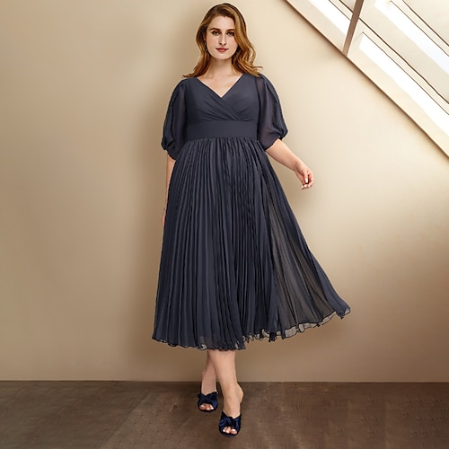 

A-Line Plus Size Curve Mother of the Bride Dresses Elegant Dress Formal Tea Length Short Sleeve V Neck Chiffon with Pleats 2022