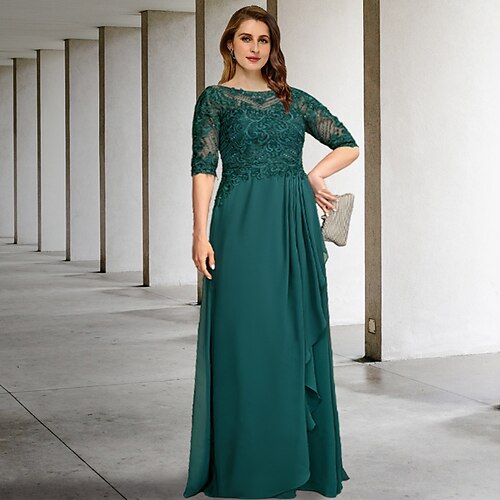 

A-linje Plus Size Curve Mother of the Bride kjoler Elegant Kjole Formel Gulvlang Halvlange ærmer Høj halset Chiffon med Plissé Perlearbejde Applikeret broderi 2023