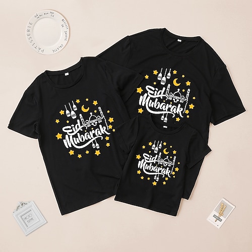 

Familiestil Ramadan T skjorte Bokstaver Stjerne MOON Avslappet Crewneck Svart Kortermet Daglig Matchende antrekk