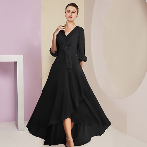 

A-linje Kjole til brudens mor Formell Bryllupsgjest Årgang Elegant V-hals Asymmetrisk Ankellengde Chiffon 3/4 ermer med Blomst 2023