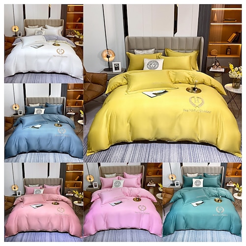 

New comfortable soft skin-friendly fur grinding embroidery four-piece set coverlet