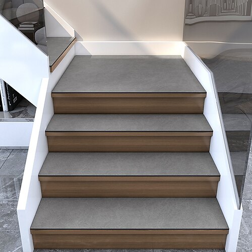 

gradino per scale in legno massello scala insonorizzata e antiscivolo per uso domestico completamente rivestita con tappeto per gradino
