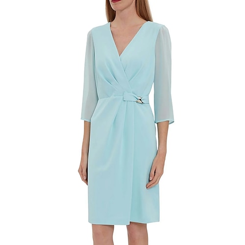 

Linjeform Kjole til brudens mor Enkel Elegant V-hals Knelengde Chiffon 3/4 ermer med Krystallbrosje Ruchiing 2023