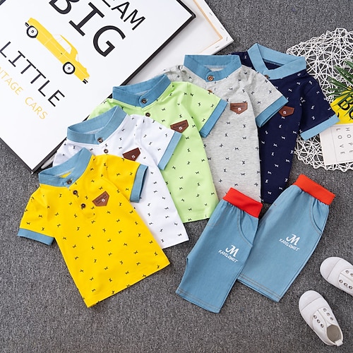 

2 pezzi Bambino (1-4 anni) Da ragazzo T-shirt e pantaloncini Vestito Alfabetico Manica corta Impostare Esterno Di tendenza Giornaliero Estate Primavera 3-7 anni Giallo Rosso Blu marino