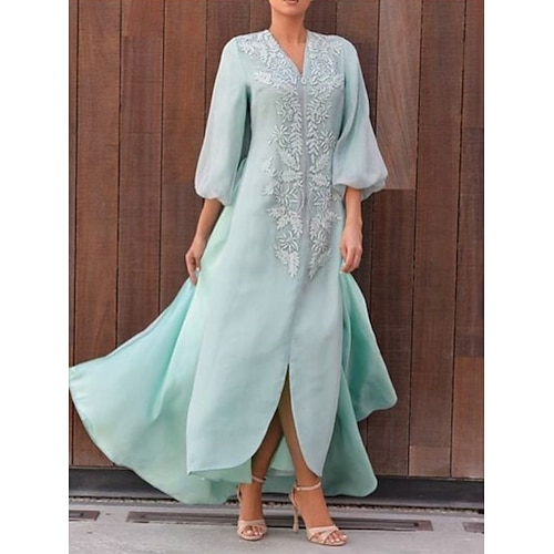 

Linjeform Kjole til brudens mor Årgang Elegant V-hals Ankellengde Chiffon 3/4 ermer med Broderi Delt front 2023