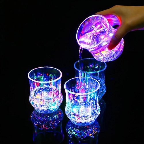

Colorful LED Glowing Beer Cups Oktoberfest Luminescent Wine Glass Pineapple Cup Color Changing for Party Birthdays Christmas Disco