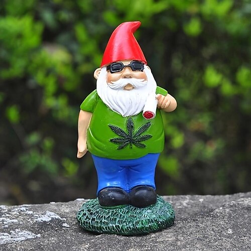 

gnome barbu blanc avec chapeau rouge, ornement artisanal en résine, mini paysage, décor de jardin, ornement de bureau