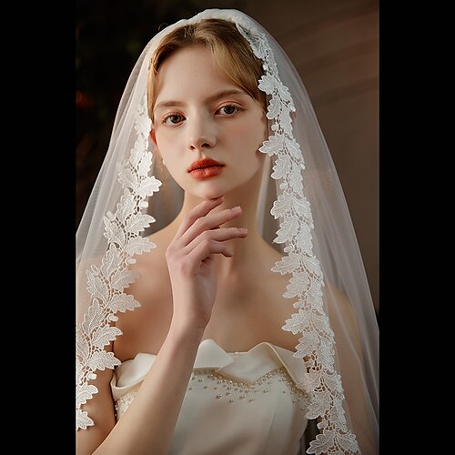 One-tier Stylish / Lace Wedding Veil Blusher Veils / Fingertip Veils with  Pure Color Tulle 2023 - $43.99