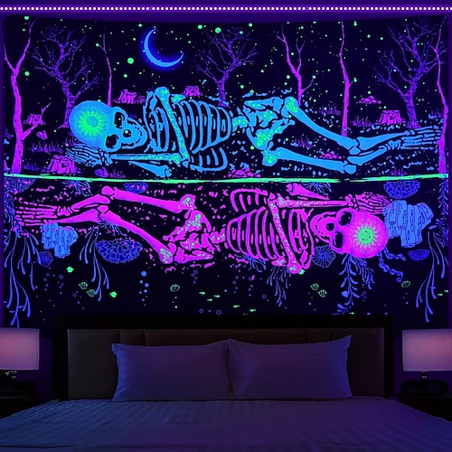 

caveira de halloween tapeçaria de luz negra uv esqueleto reativo trippy lua enevoada floresta tapeçaria pendurada mural de arte para sala de estar quarto