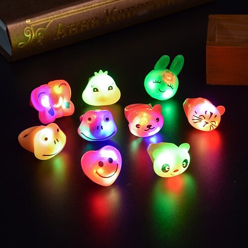 12 Stück LED-Leuchtring aus weichem Gummi mit Tiermotiv, blinkendes  Fingerlicht für Kinder, beliebtes kleines Spielzeug auf dem Boden 2024 -  $11.99