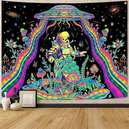 

Tapiz de luz negra UV reactivo que brilla en la oscuridad trippy cráneo astronauta brumoso naturaleza paisaje colgante tapiz pared arte mural para sala dormitorio