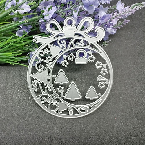 

Crea hermosas manualidades con troqueles de corte de campanas de árbol de Navidad de metal, perfectos para hacer tarjetas, álbumes de recortes y estampados. ¡más!