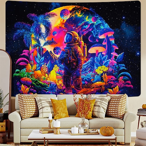 

Tapeçaria de luz negra brilho reativo uv no escuro astronauta trippy montanha enevoada cogumelo natureza paisagem tapeçaria suspensa mural de arte de parede para sala de estar quarto