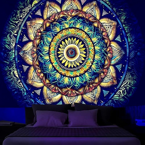 

Tapisserie mandala bohème à lumière noire, réactive aux UV, lueur dans le noir, montagne trippy, nature brumeuse, tapisserie murale à suspendre pour salon, chambre à coucher