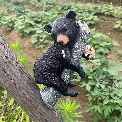 

Urso cochilando pendurado em uma escultura de árvore, decoração engraçada de quintal de jardim, presentes de inauguração para casa nova