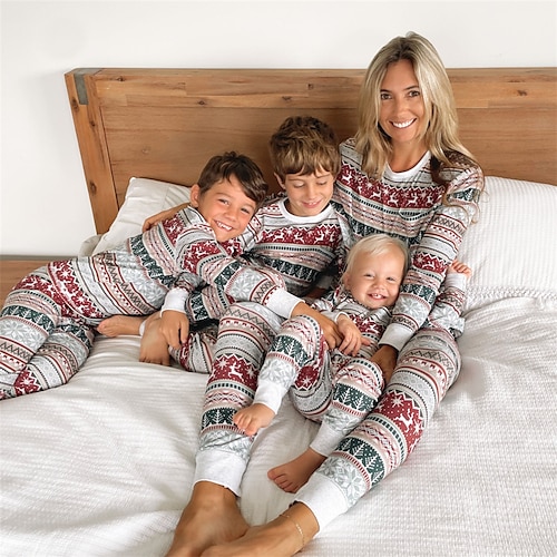 

Matching Family Christmas Pajamas Sets Elk Snowflake Casual Comfort Soft Home Christmas Bed Cotton Blend Breathable Gift Crew Neck Long Sleeve T shirt Tee Pant Fall Winter Gray