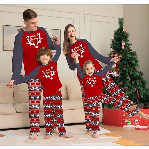 

Familie Weihnachten Pyjamas Buchstabe Hirsch Heim Rote Langarm Mama und ich Outfits bezaubernd Passende Outfits