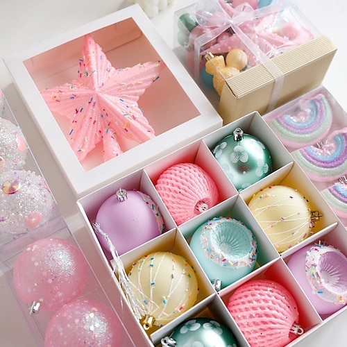 

macarrón colorido adornos navideños bola conjunto de dulces caja rosa árbol de navidad estrella superior decoración navideña regalo de vacaciones