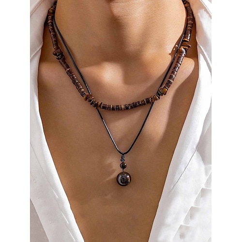Collar bohemio en capas para hombre con cuentas de madera y colgante: collar de dos hilos de inspiración tribal para un estilo informal y playero