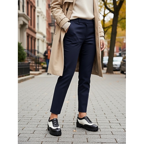  Dámské vintage černobílé oxfordské boty typu brogue z 50. let se šněrovacím designem a nízkým podpatkem - retro obuv z oktoberfestu pro běžné nošení, práci a cosplay oblečení.