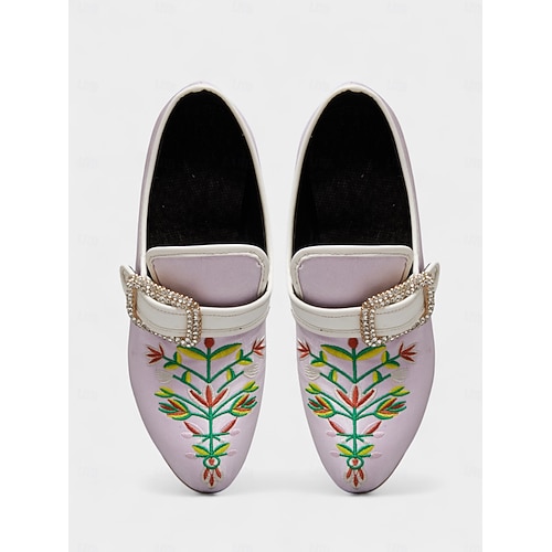  Women's Black Vintage Embroidered Kitten Heel Shoes with Rhinestone Buckle – Elegant Floral Court Pumps for Retro Outfits, Costume Shoes and Gatsby Parties