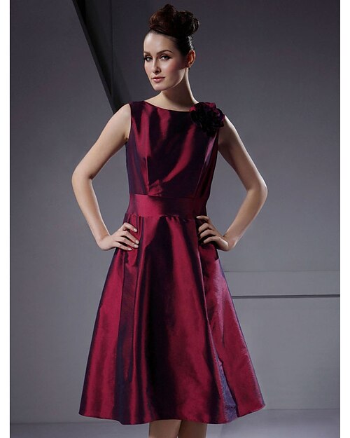 Ball Gown / A-Line Bateau Neck Knee Length Taffeta Bridesmaid Dress with Flower