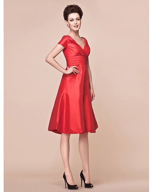 A-Line Mother of the Bride Dress Elegant V Neck Knee Length Taffeta Short Sleeve with Criss Cross Ruched 2021