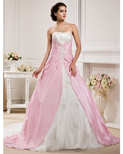Wedding Dresses Ball Gown Strapless Strapless Chapel Train Organza Bridal Gowns With Ruched Beading 2024