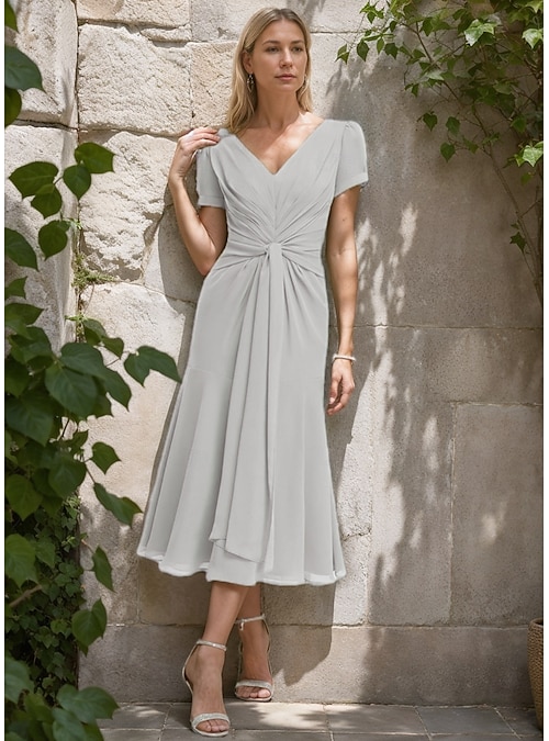 A-Line Mother of the Bride Dress Formal Wedding Guest Elegant Simple  Minimalist V Neck Tea Length Chiffon Short Sleeve with Pleats Ruched 2026 -  kr.1079