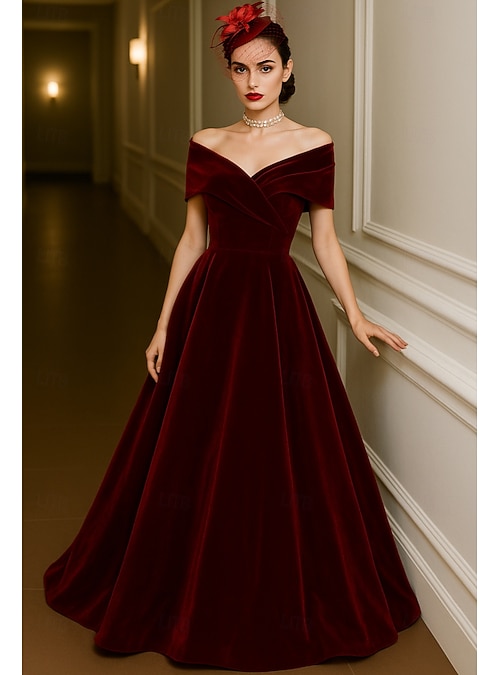 red and black short bridesmaid dresses I Love The Look Of A Scarlet Red Wedding Dress Paired With Black Bridesmaid Dresses