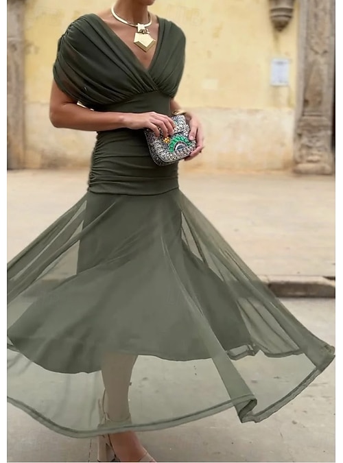dark green going out dress Zapaka Women Dark Green Sweetheart Bridesmaid Dress A Line Keyhole Satin  Long Wedding Party Dress – ZAPAKA main image 0