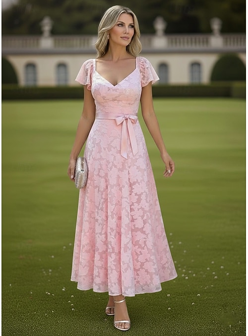 dresses short pink Elegant Lace Applique Short Pink Prom Dress for Bridesmaids with Sweetheart  Neckline