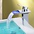 Недорогие классический-Ванная раковина кран - LED / Водопад Хром По центру Одно отверстие / Одной ручкой одно отверстиеBath Taps / Латунь