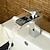 preiswerte Klassisch-Waschbecken-Mischbatterie Wasserfall, moderner Stil Einhand-Einloch-Chrom-Centerset Waschraum-Waschtischarmaturen verstellbarer Kalt-Warmwasser-Schlauch aus Messing