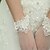preiswerte Handschuhe für die Party-Seide Elastischer Satin Handgelenk-Länge Handschuh Brauthandschuhe