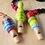 preiswerte Spielzeuginstrumente-Holz Zufalls Kind Tierpfeife für Kinder über 3 Musikinstrumente Spielzeug gelegentliche Anlieferung