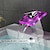Недорогие классический-светодиодный смеситель для ванной комнаты, латунный водопад 3-цветный стеклянный носик с регулируемой температурой современный стиль хромированная отделка одна ручка одно отверстие с переключателем