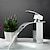 Недорогие классический-смеситель для раковины в ванной, латунная одинарная ручка, одно отверстие, серебристый водопад, лаконичный стиль, хромированные смесители для ванны