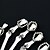 billige Motearmbånd-Dame Ringarmbånd Gammeldags stil Hodeskalle Uttalelse damer trendy Chrome Armbånd Smykker Sølv Til Halloween Gave Cosplay Kostymer