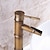 abordables Clásico-grifo del lavabo del baño - grifos de baño de un solo mango de latón antiguo clásico central