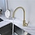 preiswerte Drehbar-Küchenspülen-Mischbatterie aus gebürstetem Gold an Deck montiert, 360 drehbare Einhand-Gefäß-Küchenarmaturen aus Messing mit Kalt- und Warmwasserschlauch