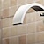 billiga Multihål-tvättställsblandare - vridbar / utbredd / vattenfall krom däck monterad två handtag tre hålbadkranar
