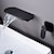 halpa Seinäasennus-seinäasennus kylpyhuoneen pesuallashana hana messinki, vesiputous pesuallashanat seinään asennettava yksikahvainen yksireikäinen hana kuuma- ja kylmäletkulla mustavalkoinen galvanoitu