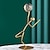 baratos Estátuas-1 peça jogador de arte abstrata jogando basquete decoração de mesa de metal esportes estatueta bola de cristal ornamentos