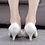 billige Brudesko-bryllup sko til brud brudepike kvinner lukket tå spiss tå hvit pu kunstlær pumps med blonder blomst lav hæl kattunge hæl bryllupsfest valentinsdag elegant klassiker