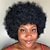 お買い得  コスプレ用ウィング-アフロウィッグ 70年代黒人女性用アフロウィッグ アフロ変態カーリーヘアウィッグ 前髪付き 柔らかく自然な見た目のショートアフロカーリーウィッグ 弾力のある毎日のパーティー用ウィッグ