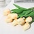 billiga Heminredning-10st persika konstgjorda tulpaner siden blommor lång stjälk och gröna blad falska blommor dekoration för vas bröllopsfest kök kontor hem sovrum bord mittpunkt dekoration