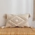 economico Tendenze cuscini-fodera per cuscino decorativa trapuntata boho a forma di diamante in cotone beige con nappa per il soggiorno della camera da letto di casa