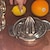 olcso Konyhai eszközök és kütyük-304 rozsdamentes acél citromfacsaró - kis kreatív facsaró otthoni használatra, hordozható kézi citrusfacsaró, narancsfacsaró