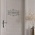 billiga Väggklistermärken-grafisk väggdekal för brev, engelsk logotyp badrumsdörrklistermärke, avtagbara väggdekaler för hembadrum, heminredning